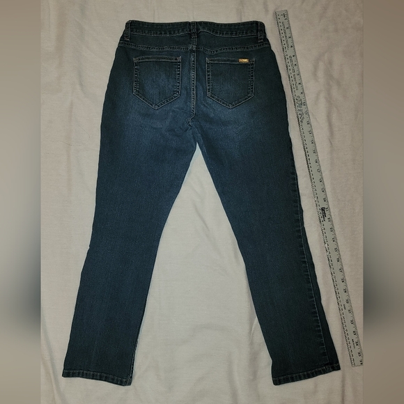 Jennifer Lopez Jeans, Size 6PS - Picture 2 of 3